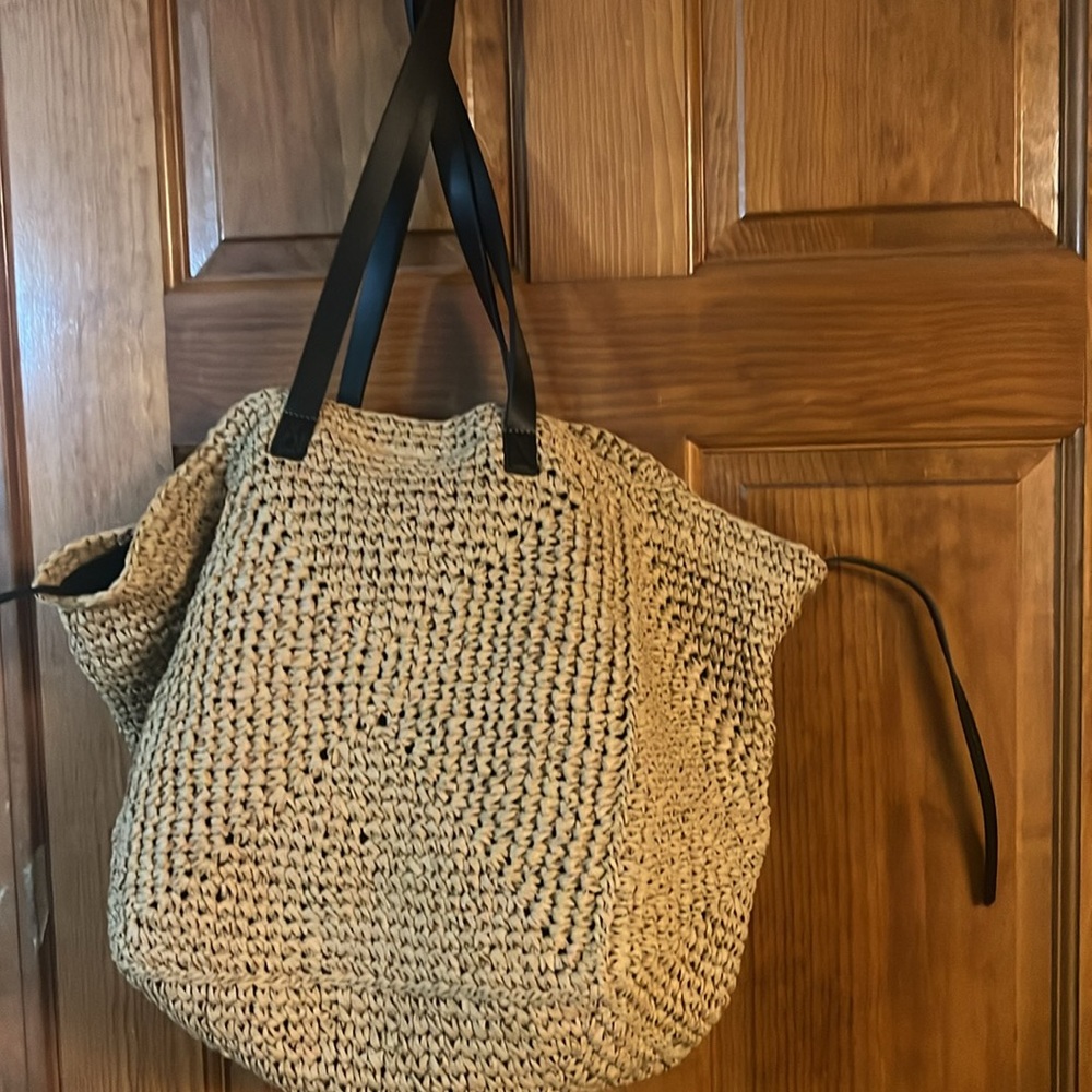 New DKNY Paloma Straw Tote $148 - Picture 3 of 3